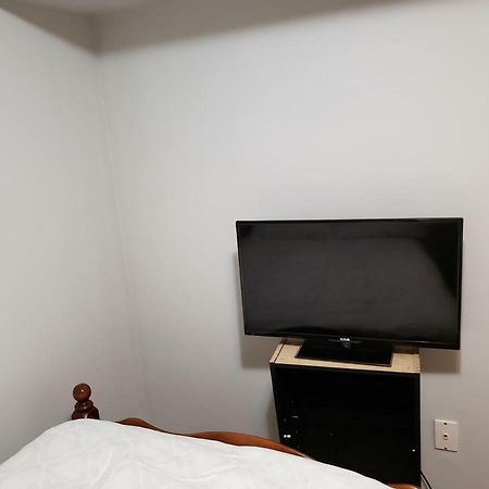 Private Room In Downtown Halifax Bagian luar foto