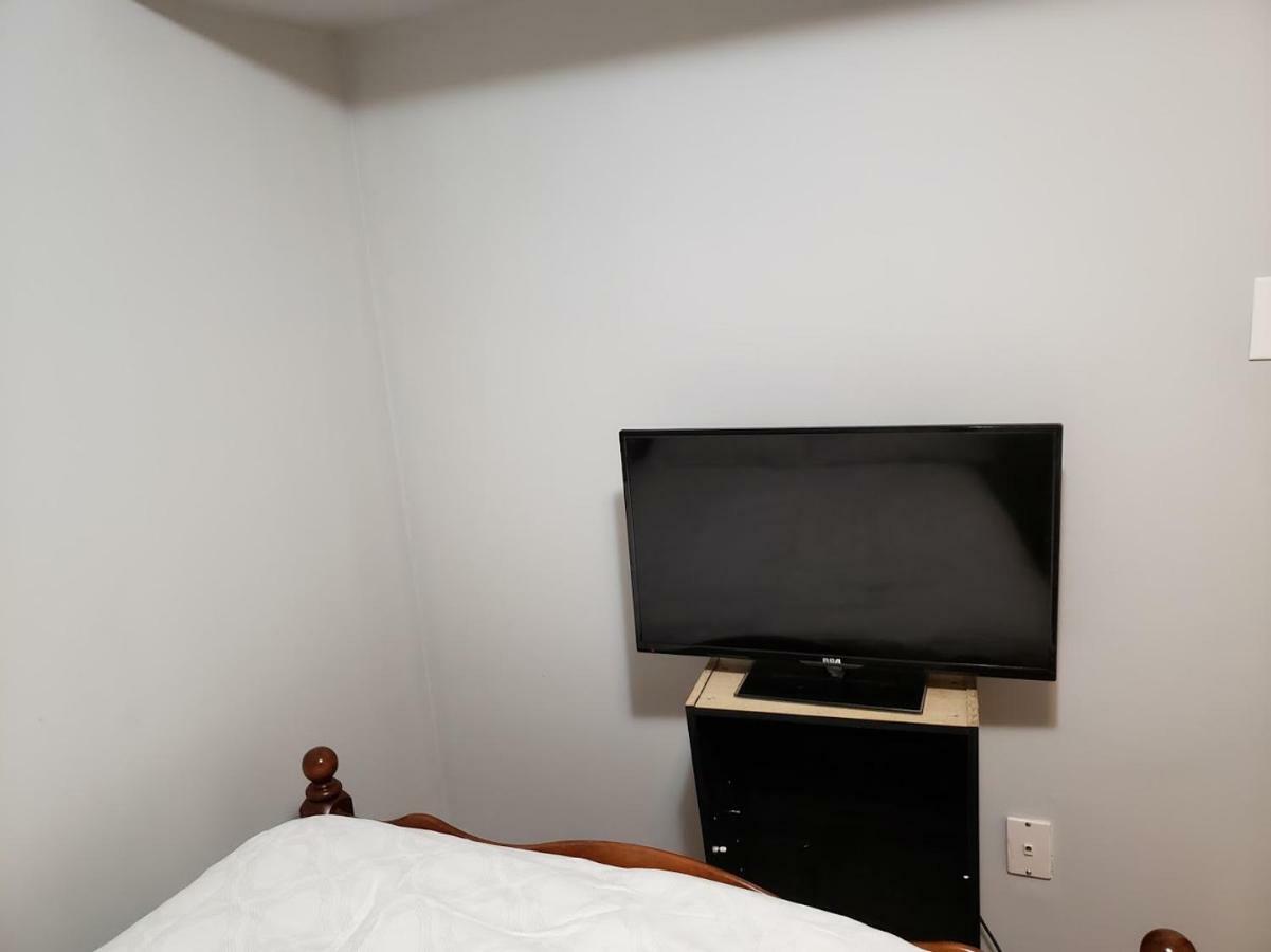 Private Room In Downtown Halifax Bagian luar foto